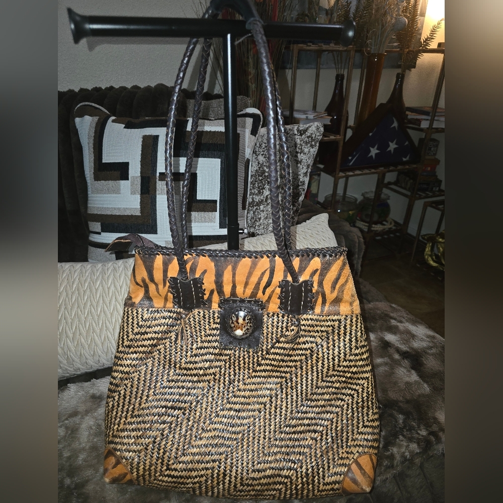 🐅 Woven Tiger-Accent Women's Tote Bag in Brown, Tan, Orange & Black